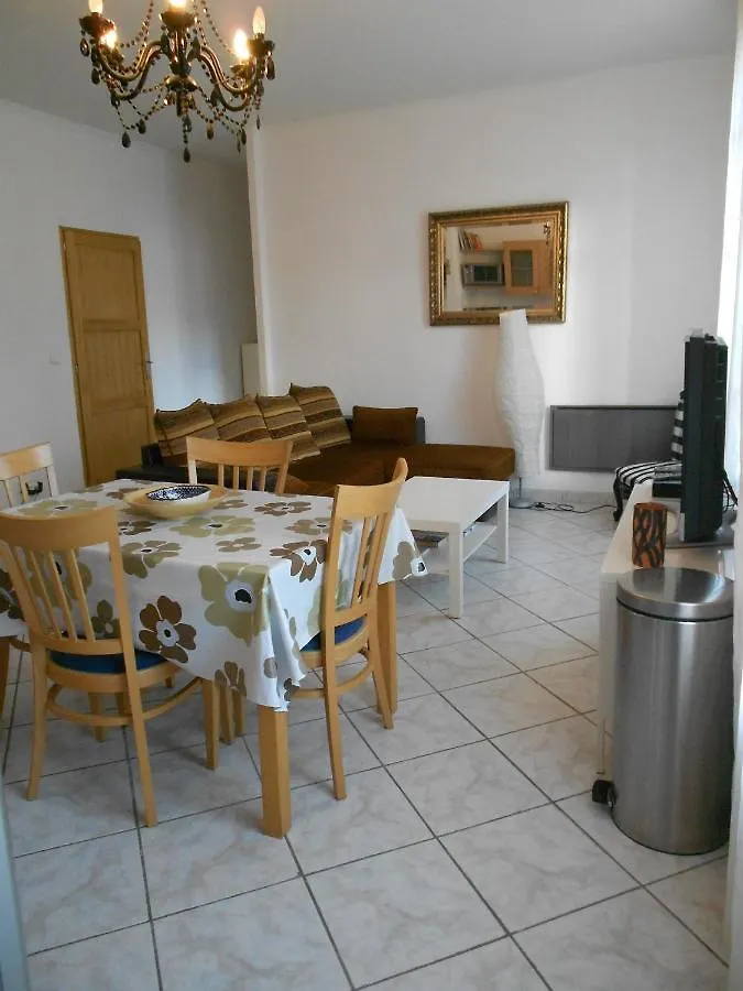 Appartement Beau 3 pieces proche centre à Menton France